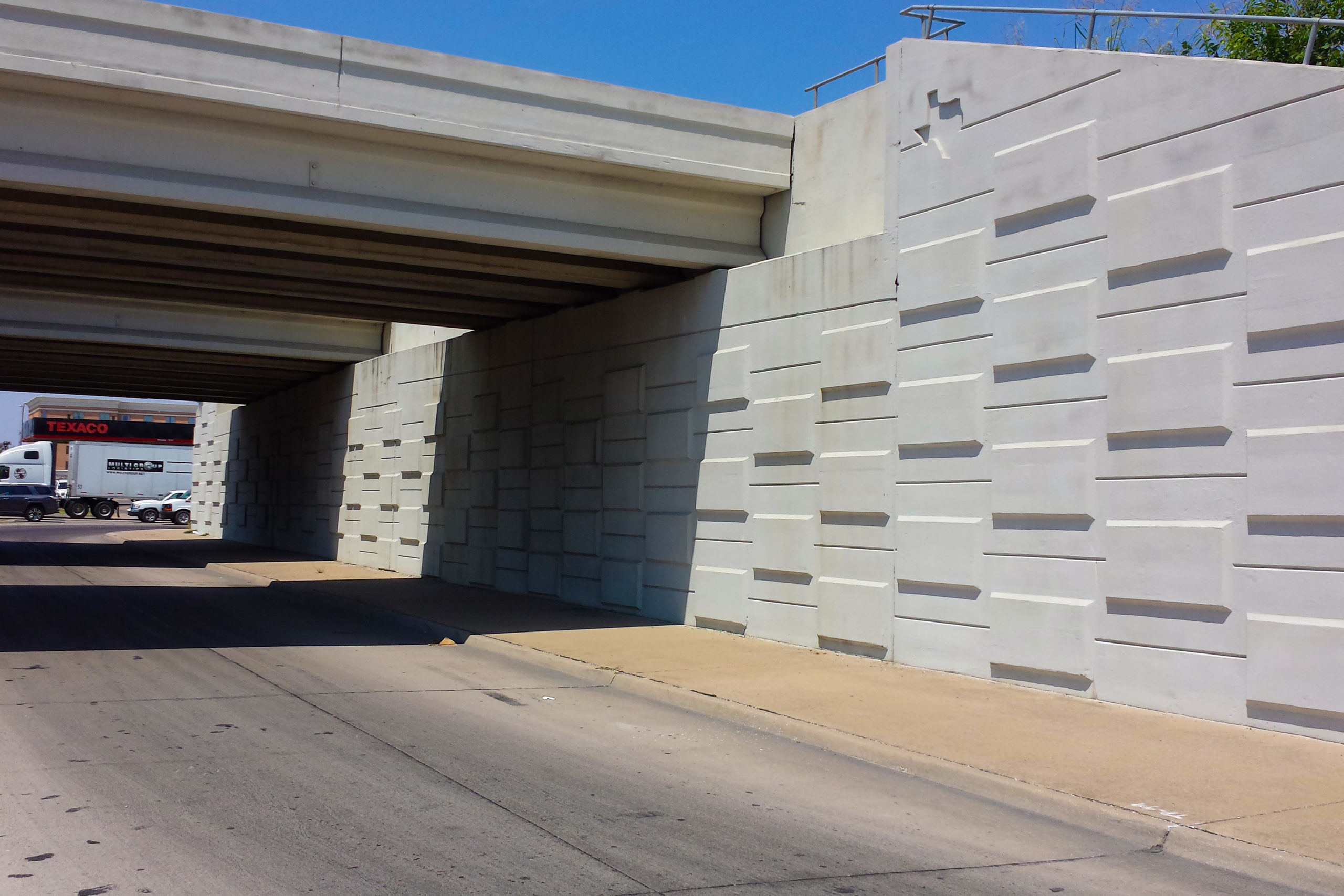 Bridge walls under North Tarrant Express 35W