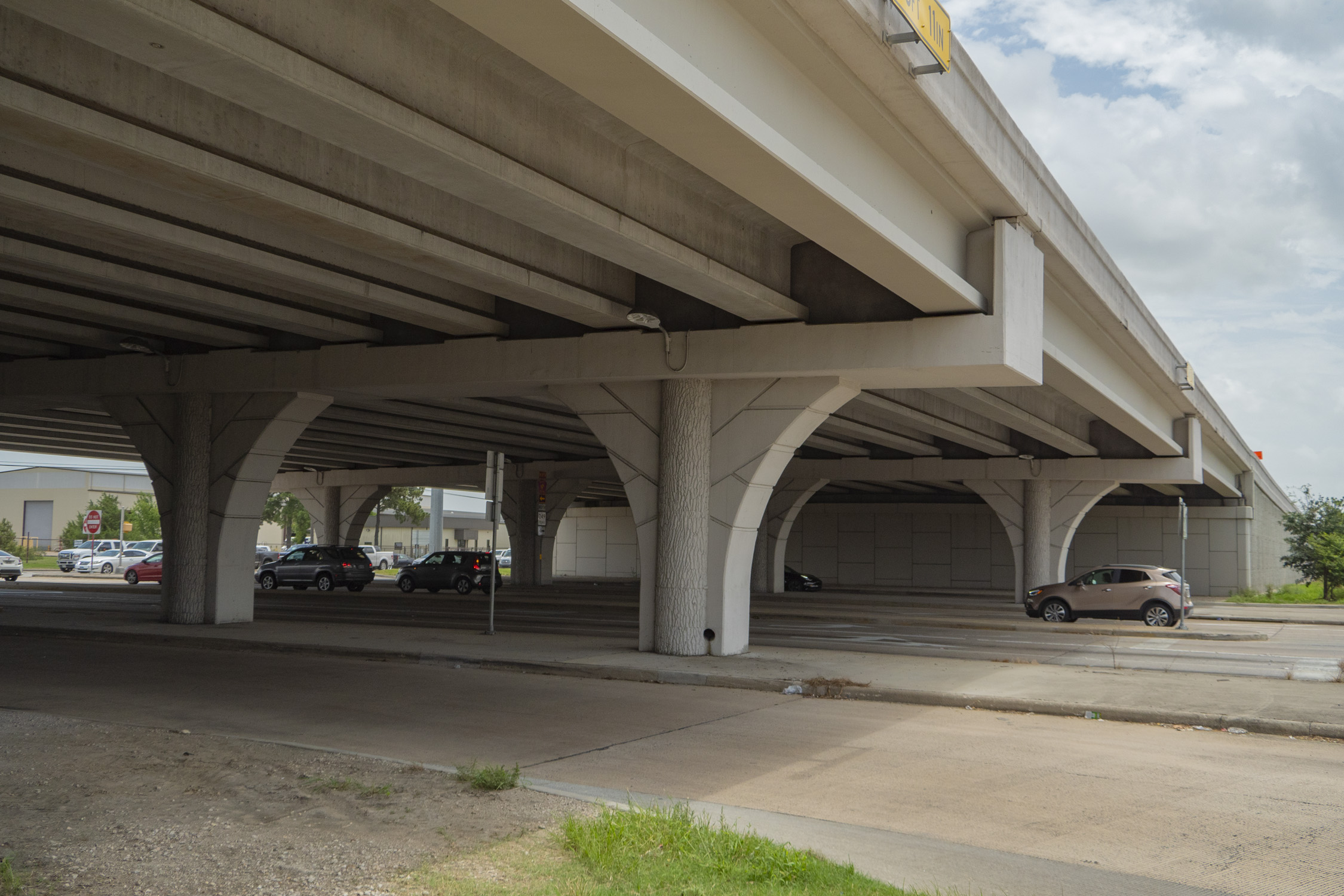 Columns under SH 249 Tomball Tollway