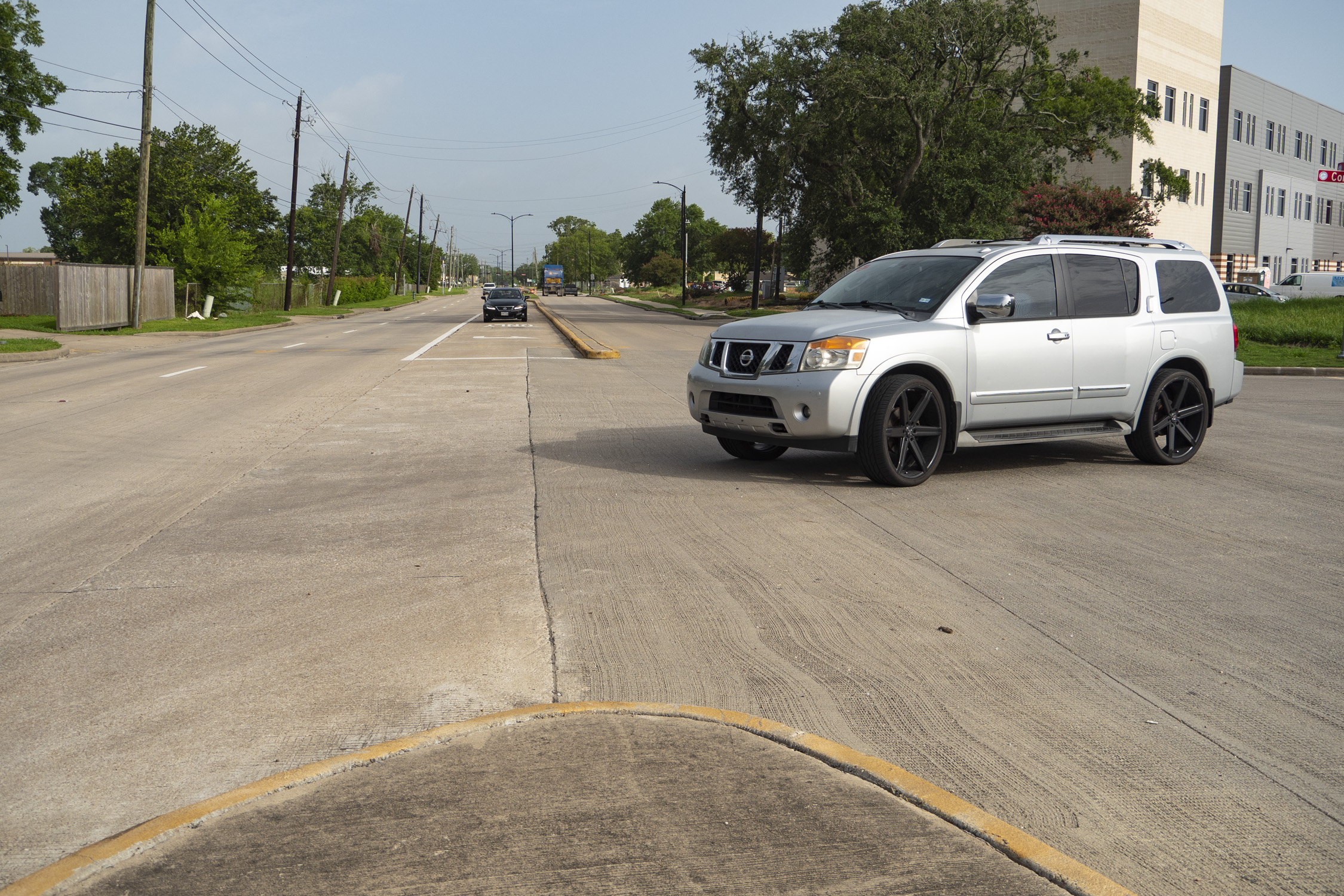 SUV turning on Staffordshire Road