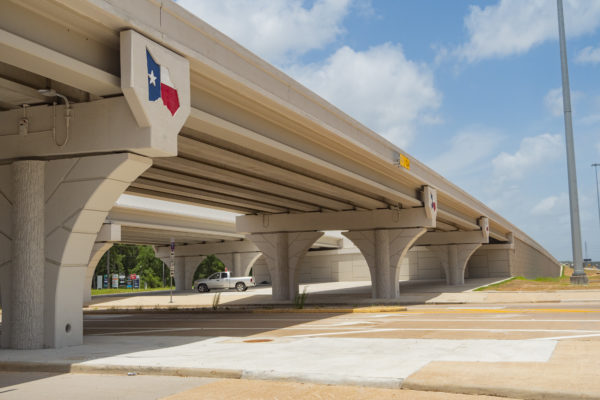 Bridge columns at SH 249 Tomball Tollway