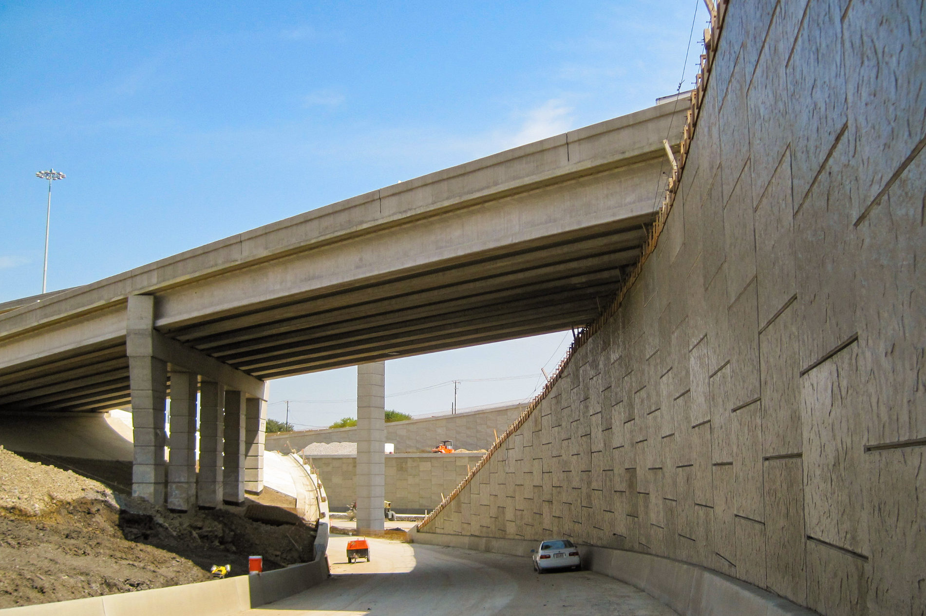 Retaining wall at President George Bush Turnpike, SH 161